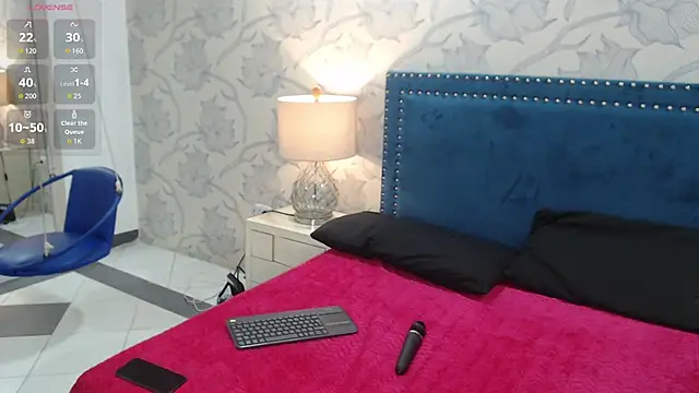 Rachellparker  online show from December 4, 11:30 am