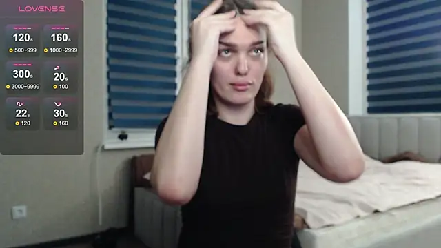 Snapshot of EmiliaRhodes chatting on October 24, 8:27 pm EmiliaRhodes online show from October 24, 8:27 pm