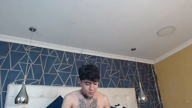 Snapshot of SantiOlsen chatting on October 27, 7:18 pm SantiOlsen online show from October 27, 7:18 pm