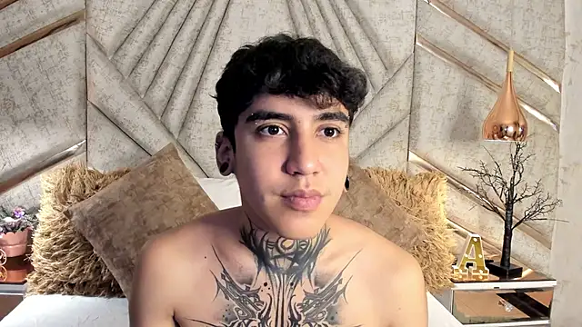 Snapshot of SantiOlsen chatting on November 14, 12:26 pm SantiOlsen online show from November 14, 12:26 pm