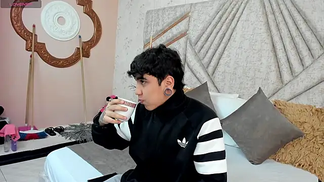 Snapshot of SantiOlsen chatting on November 20, 12:05 pm SantiOlsen online show from November 20, 12:05 pm