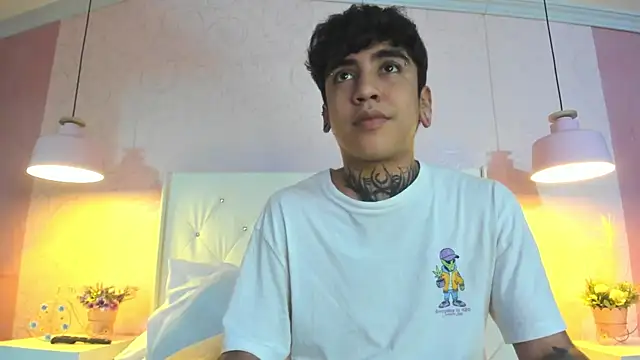 Snapshot of SantiOlsen chatting on November 27, 12:18 pm SantiOlsen online show from November 27, 12:18 pm