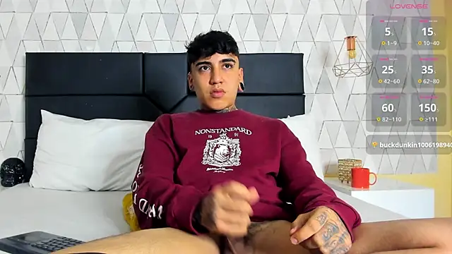 Snapshot of SantiOlsen chatting on November 30, 12:31 pm SantiOlsen online show from November 30, 12:31 pm