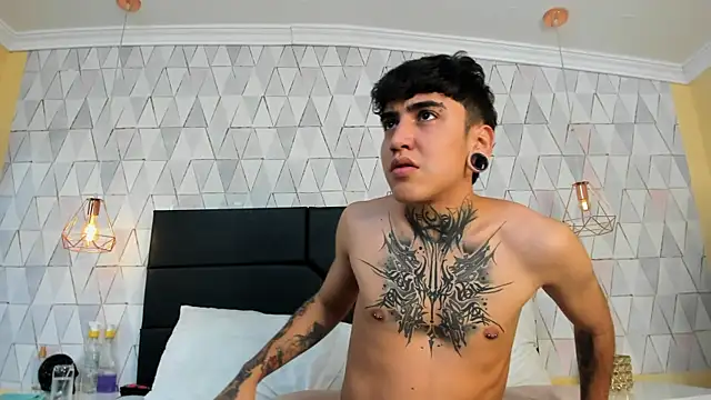 Snapshot of SantiOlsen chatting on December 14, 12:21 pm SantiOlsen online show from December 14, 12:21 pm