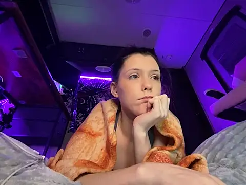 Snapshot of Thedeepwebcutie chatting on June 30, 7:20 am Thedeepwebcutie online show from June 30, 7:20 am