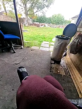 bbyxklaus online show from October 28, 1:47 pm