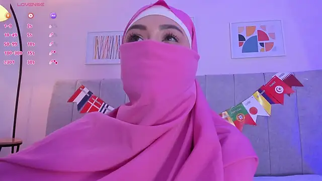 fatiima  online show from July 3, 7:09 pm