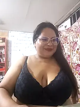 Snapshot of celeste122595 chatting on November 16, 3:45 am celeste122595 online show from November 16, 3:45 am