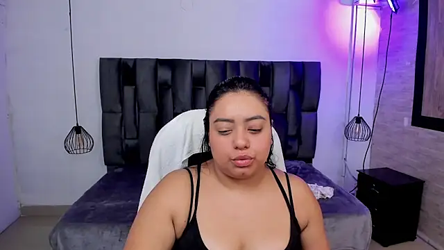 Snapshot of adhara_lune1 chatting on October 22, 1:44 pm adhara lune1 online show from October 22, 1:44 pm