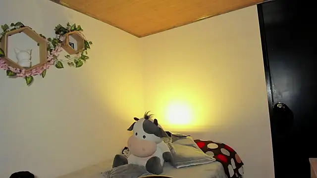 Snapshot of miku_st chatting on January 8, 2:36 am miku st online show from January 8, 2:36 am