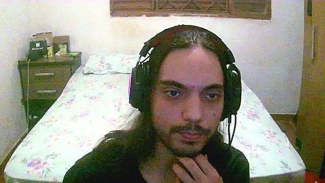 Snapshot of SrFortunes chatting on October 19, 12:55 am SrFortunes online show from October 19, 12:55 am