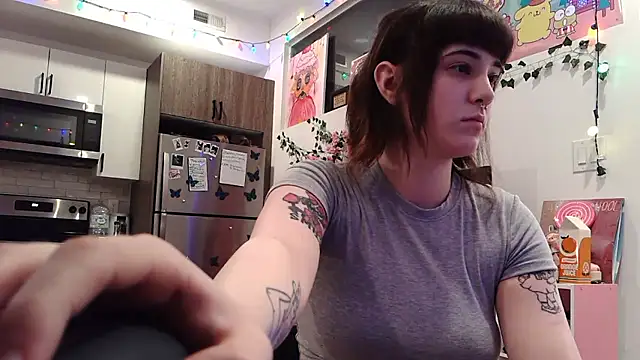 Snapshot of Trickylucy555 chatting on January 14, 8:09 am Trickylucy555 online show from January 14, 8:09 am