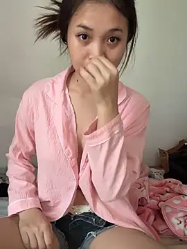 aaaaawhate online show from November 8, 7:30 am