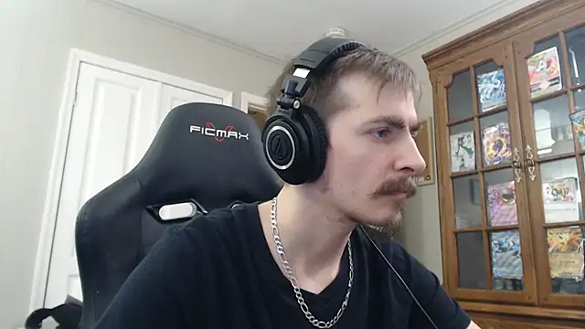 Snapshot of CasuallyCorrupt chatting on November 27, 1:18 am CasuallyCorrupt online show from November 27, 1:18 am