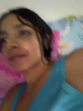 Snapshot of violeta365 chatting on May 19, 1:22 am violeta365 online show from May 19, 1:22 am