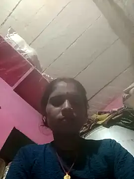 Snapshot of queen_sonam chatting on October 19, 3:45 pm queen sonam online show from October 19, 3:45 pm