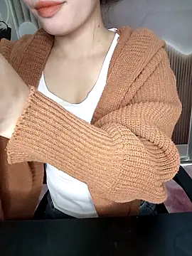 Fish yellow online show from November 20, 2:23 am