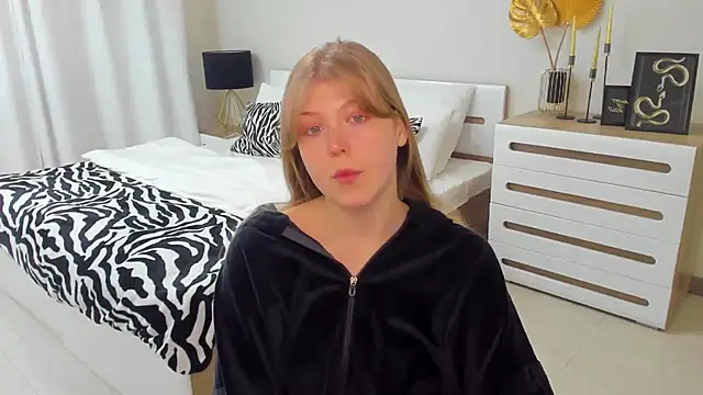 Stella Light online show from November 8, 4:23 am