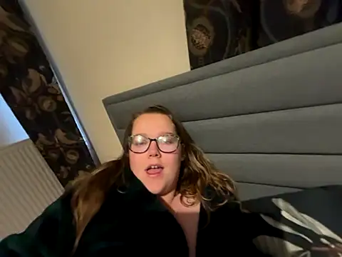 Scarletcum22 online show from December 1, 8:19 am