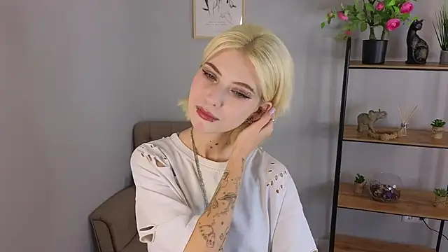 Snapshot of Jasmi_Yets chatting on October 30, 10:06 am Jasmi Yets online show from October 30, 10:06 am