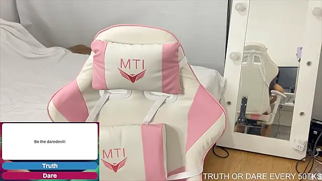 Snapshot of julia_mendes chatting on November 21, 3:38 am julia mendes online show from November 21, 3:38 am