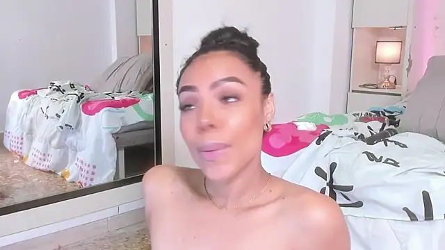 Snapshot of Blackywhiite chatting on February 6, 4:54 pm Blackywhiite online show from February 6, 4:54 pm