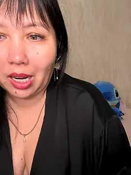 Love  Mom online show from November 14, 5:55 pm