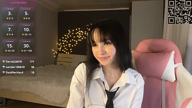 Snapshot of ella_simons chatting on March 23, 11:20 pm ella simons online show from March 23, 11:20 pm