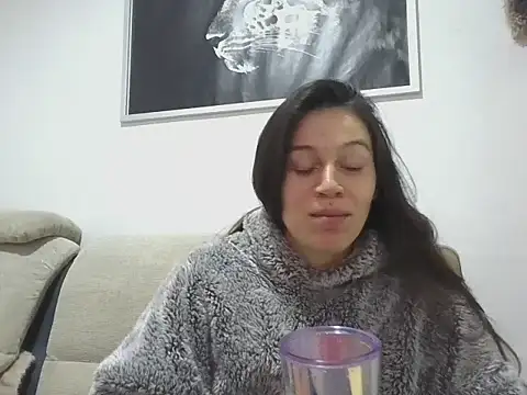 Snapshot of roma22honey chatting on October 19, 5:57 pm roma22honey online show from October 19, 5:57 pm