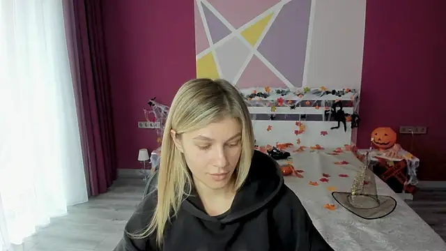 Snapshot of MerryCristi chatting on October 20, 5:41 am MerryCristi online show from October 20, 5:41 am