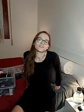 Cassy-Bloom online show from December 2, 1:05 pm