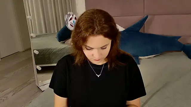KirraMoss online show from July 10, 10:29 am