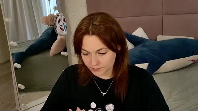 KirraMoss online show from July 30, 8:02 am
