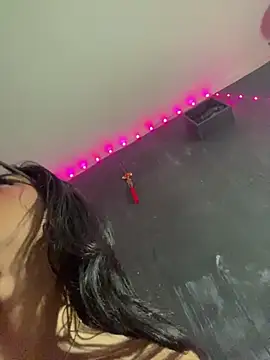 Snapshot of NikitaDragunXXX chatting on October 30, 3:52 am NikitaDragunXXX online show from October 30, 3:52 am