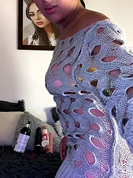 morenaQueen  online show from November 8, 6:29 pm