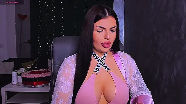 Snapshot of RheaLynn chatting on November 24, 10:09 pm RheaLynn online show from November 24, 10:09 pm