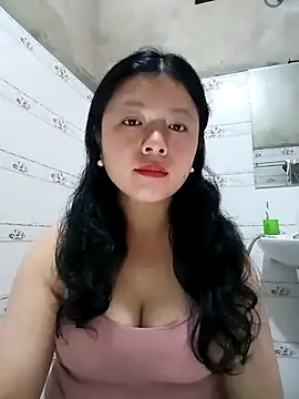 lisa-bae00 online show from February 13, 12:01 pm