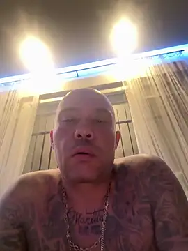 Snapshot of gitanoMad chatting on October 26, 1:11 am gitanoMad online show from October 26, 1:11 am