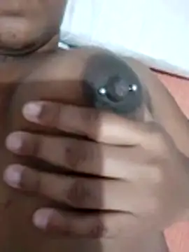 Snapshot of Jennyy31 chatting on December 15, 12:15 am Jennyy31 online show from December 15, 12:15 am