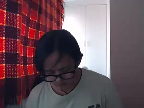 Snapshot of Kinkybela2025 chatting on April 10, 3:34 am Kinkybela2025 online show from April 10, 3:34 am