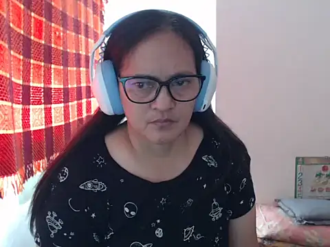 Snapshot of Kinkybela2025 chatting on May 6, 12:52 am Kinkybela2025 online show from May 6, 12:52 am