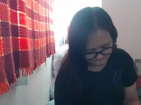 Snapshot of Kinkybela2025 chatting on May 6, 10:59 pm Kinkybela2025 online show from May 6, 10:59 pm