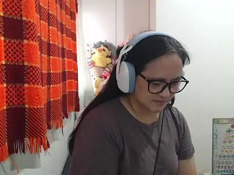 Snapshot of Kinkybela2025 chatting on July 29, 12:09 am Kinkybela2025 online show from July 29, 12:09 am