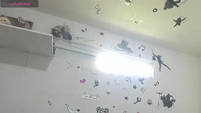 Snapshot of YAILIN_04 chatting on April 20, 5:05 pm YAILIN 04 online show from April 20, 5:05 pm