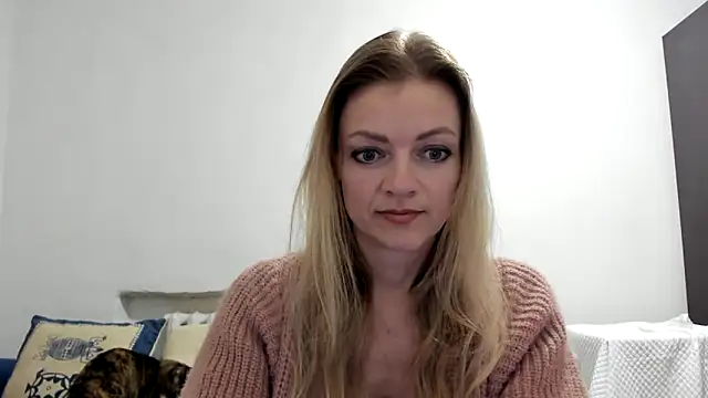 Snapshot of Salionne chatting on March 14, 5:29 pm Salionne online show from March 14, 5:29 pm