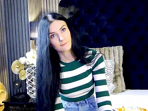 KendraNoir online show from December 3, 6:21 am