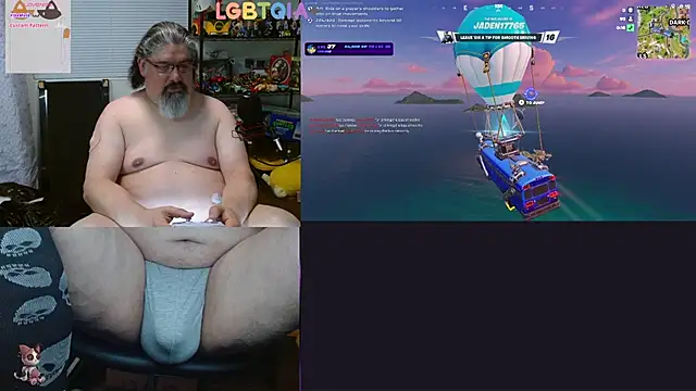 Snapshot of geekycastillo chatting on April 16, 4:35 am geekycastillo online show from April 16, 4:35 am