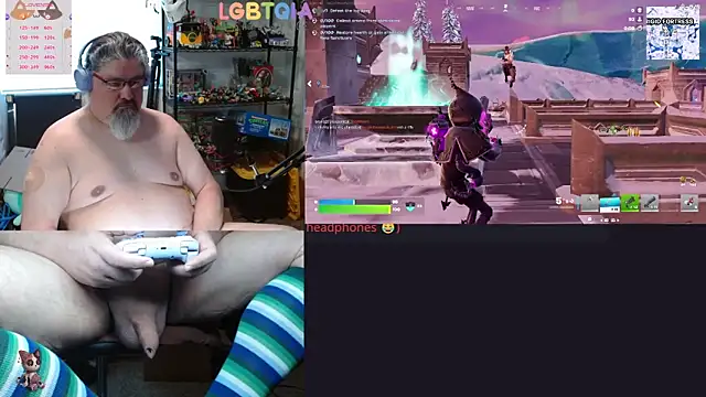 Snapshot of geekycastillo chatting on May 1, 4:44 pm geekycastillo online show from May 1, 4:44 pm