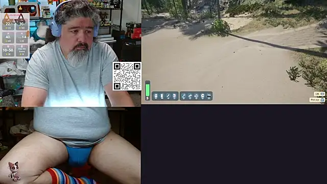 Snapshot of geekycastillo chatting on June 1, 3:30 am geekycastillo online show from June 1, 3:30 am