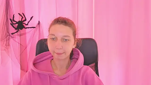 CuteEllii online show from October 31, 11:11 am